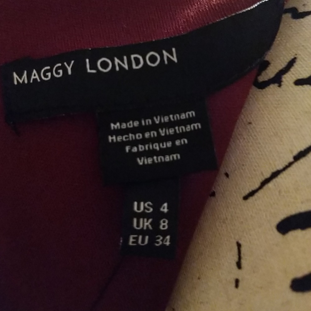 Beautiful floral Midi👗 - Picture 7 of 8